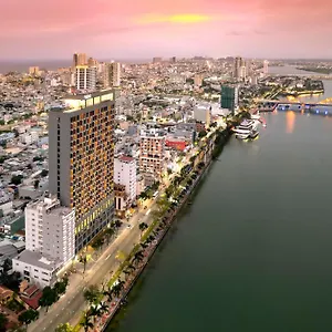 Hotel Wink Icon Riverside - Luxury - 24hrs & Rooftop Pool Bar, Đà Nẵng